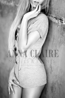 Vienna elite escort Anastasia, high-class blonde GFE model companion 