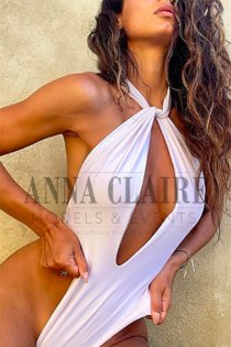 Madrid elite escorts model Fernanda, luxury Spanish beauty 