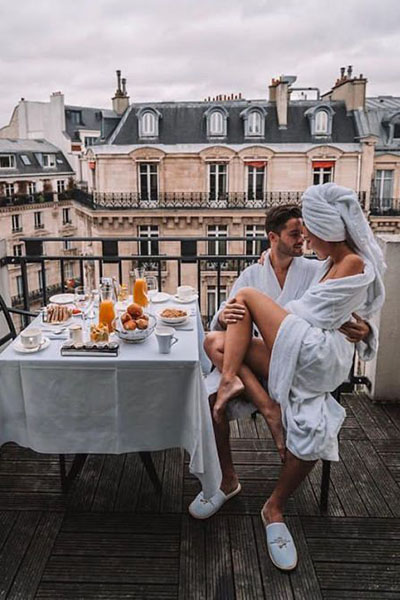 Couple dating