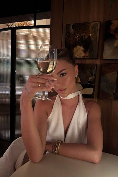 Elite social escorts in Singapore