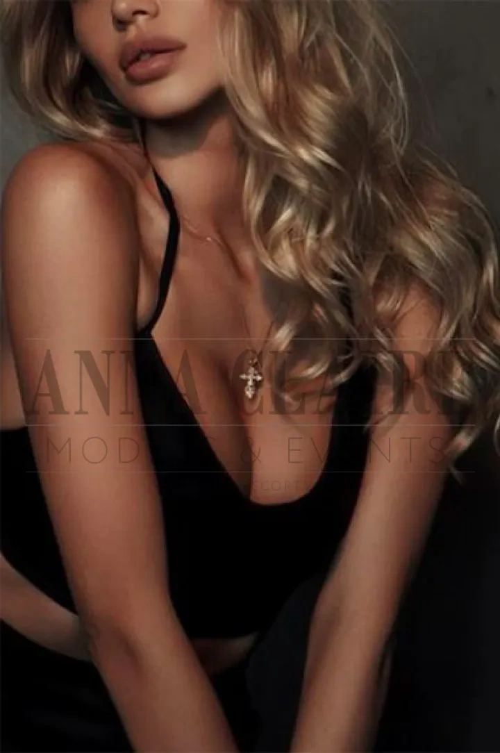 NYC VIP escorts model Camilla, elite international GFE & image model NYC VIP escorts model Camilla, elite international GFE & image model