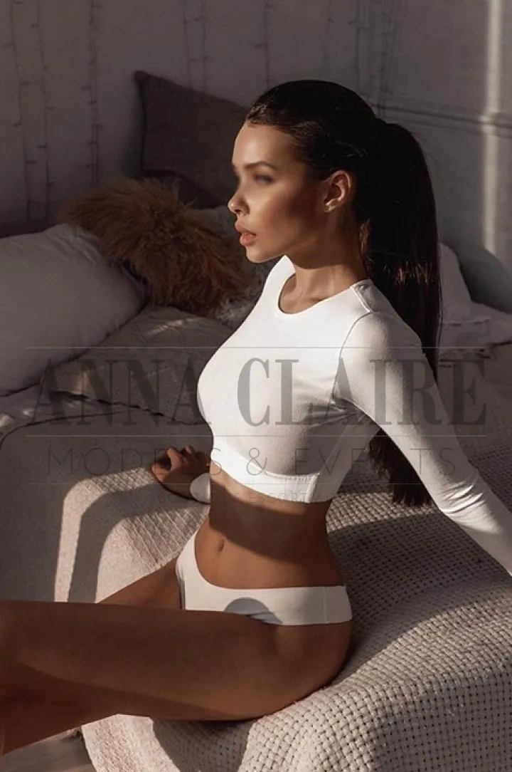 Luxury Zurich escorts lady Clara, high-end model companion in Switzerland Luxury Zurich escorts lady Clara, high-end model companion in Switzerland