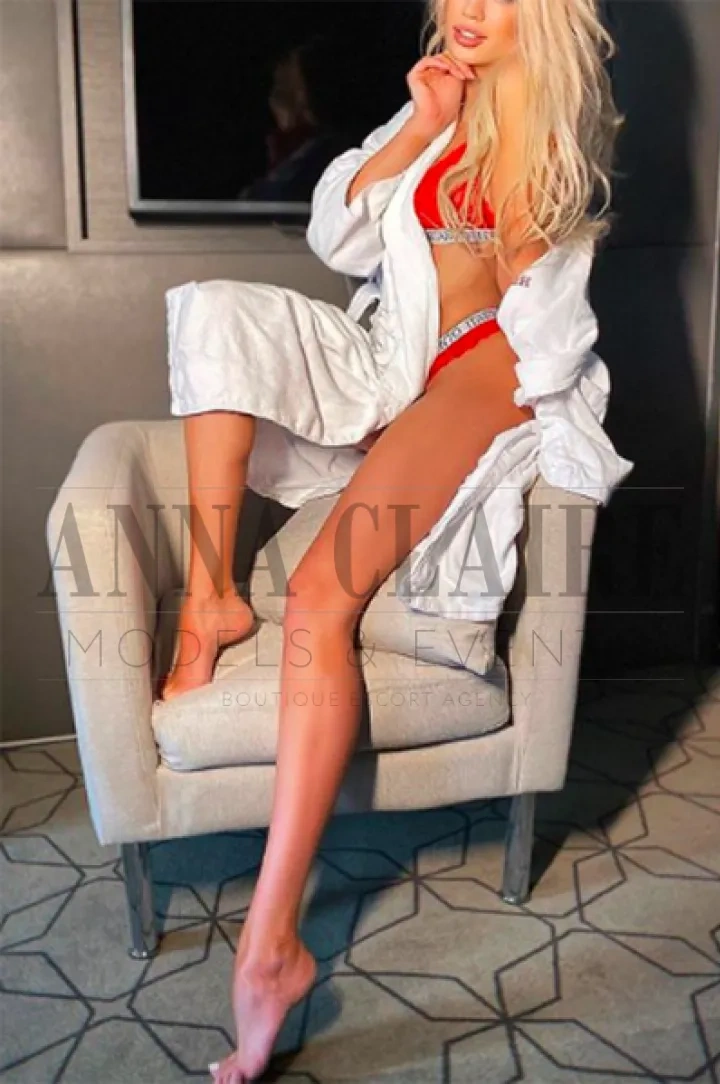 Luxury Düsseldorf escorts lady Gisela, top class German female companion Luxury Düsseldorf escorts lady Gisela, top class German female companion