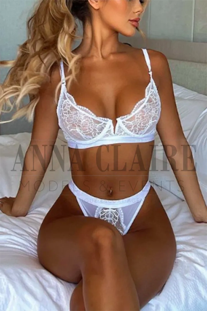 Luxury escort NY Nicole, high-class gfe model companion