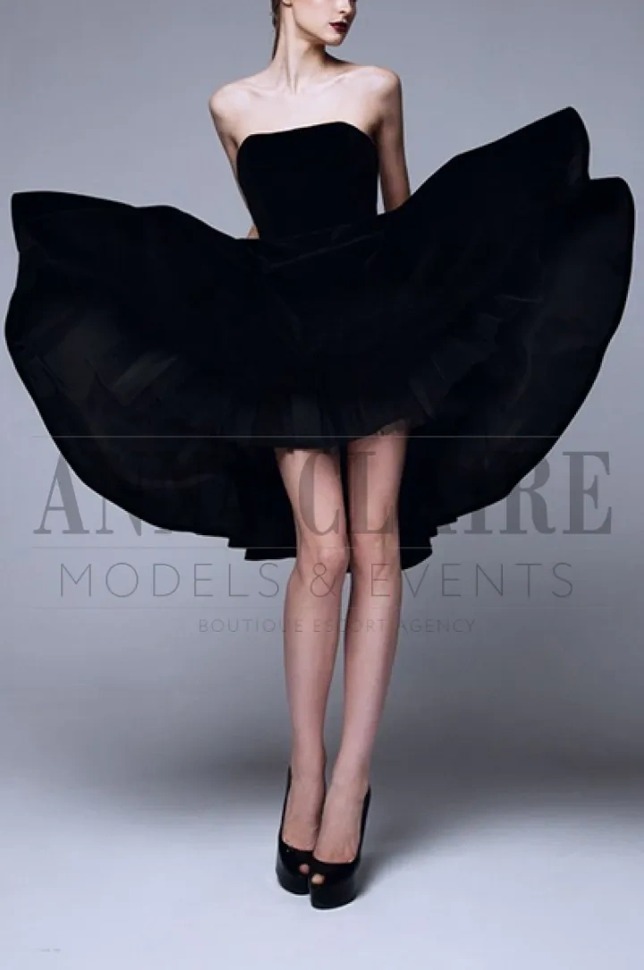 Singapore top models escort Victoria, luxury dinner companion, image model & GFE Singapore top models escort Victoria, luxury dinner companion, image model & GFE