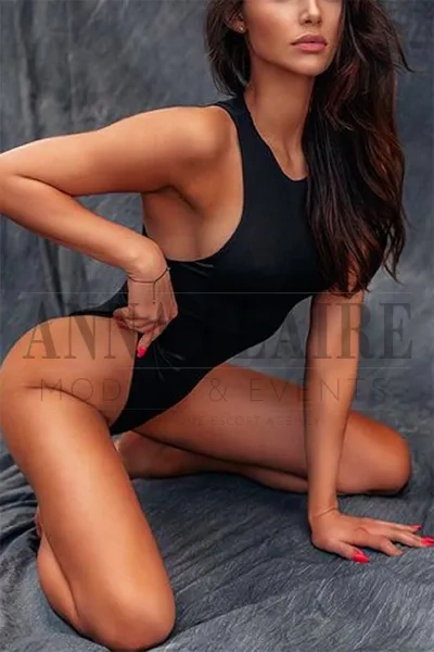 Lisbon luxury escorts model Aurora, luxury curvy GFE companion Lisbon luxury escorts model Aurora, luxury curvy GFE companion