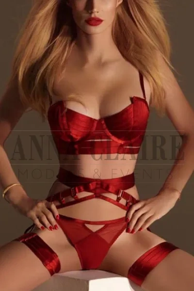 High class Tulum escort Carmen, luxury blonde companion