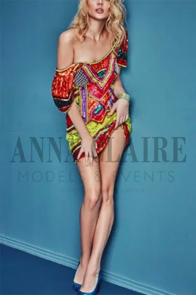 Luxury escort Prague lady Mia, top model companion