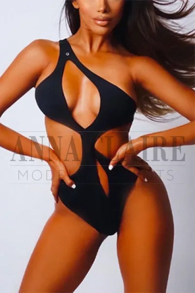 High class Singaporean escort Sandra