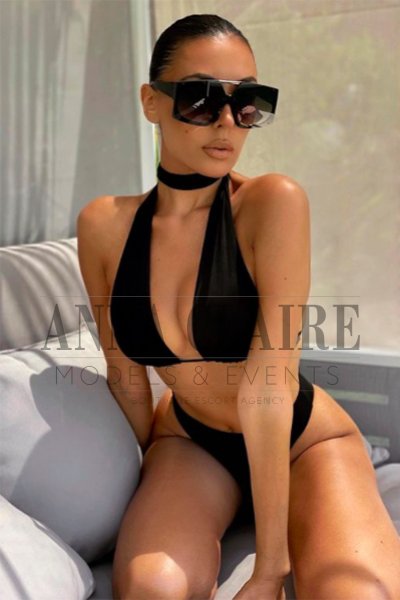 Elite Ibiza escorts lady Aliyah, luxury brunette model companions