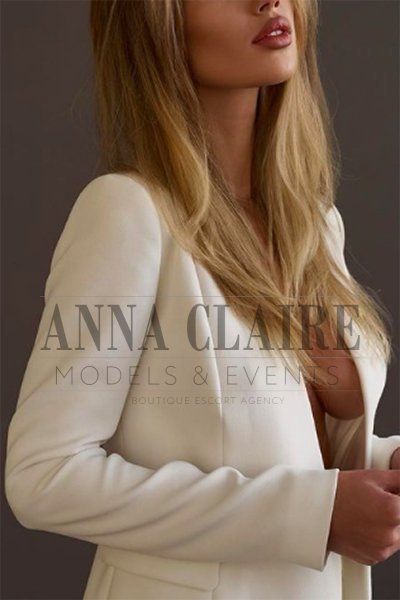 Elite Los Angeles escorts model Amanda, luxury blonde GFE 