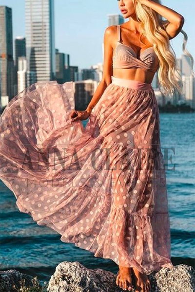 Luxury escort Miami lady Lisa, upscale busty GFE model