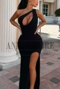 VIP escort Hamburg Rose, luxury curvy busty GFE companion
