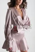 Frankfurt elite escorts lady Sandra, elegant brunette dinner date & GFE model