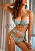 London top escorts model Stephanie, all natural beauty